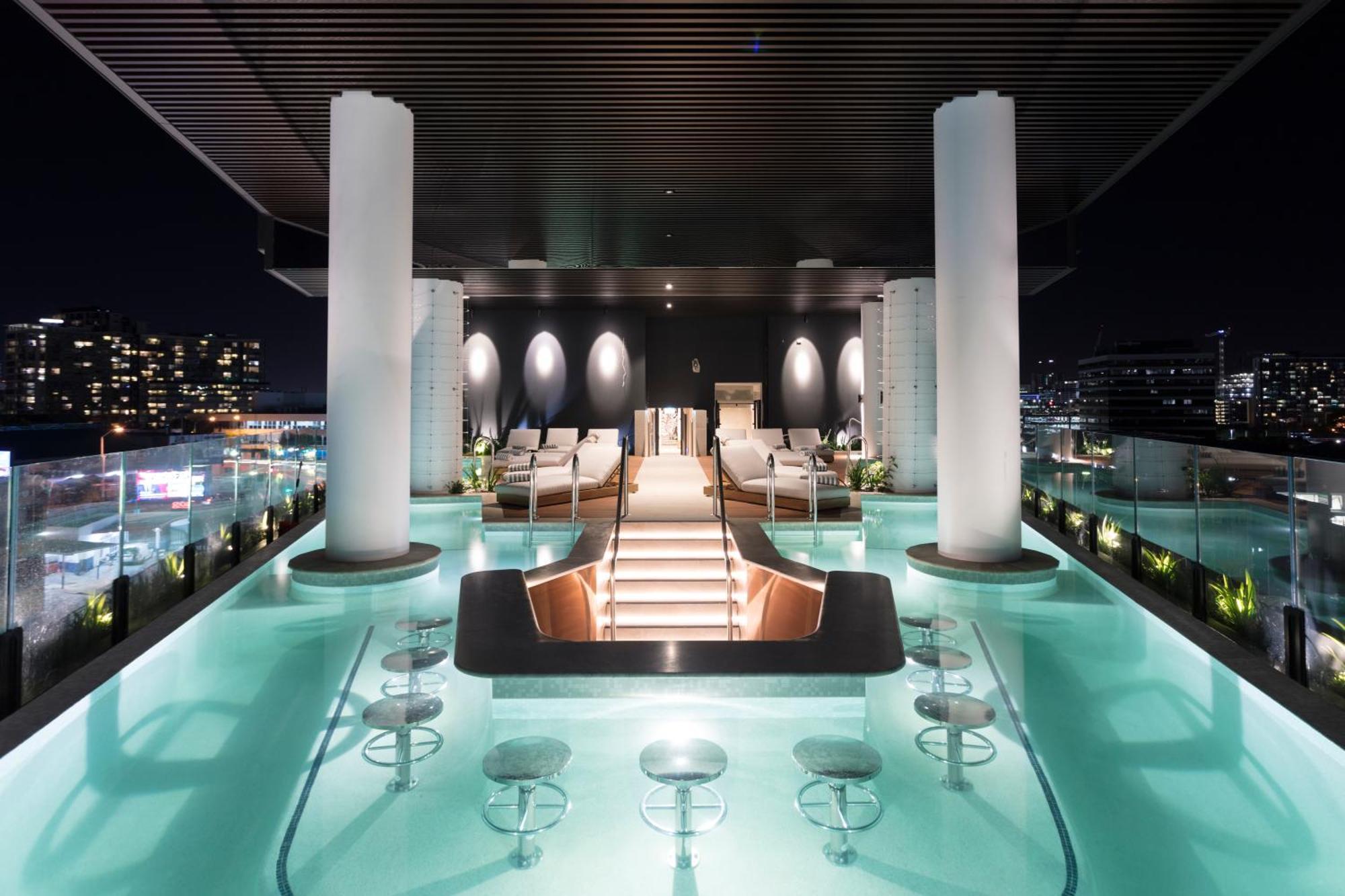 Valley Pad With Infinity Pool, Gym And Office! *